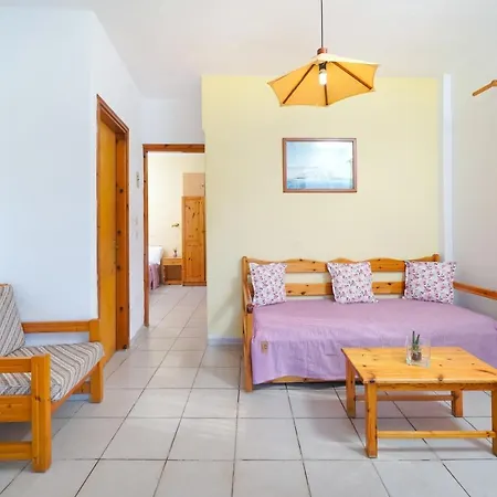 Penelopi Apartment *